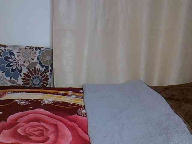 PetiteCaramel webcam