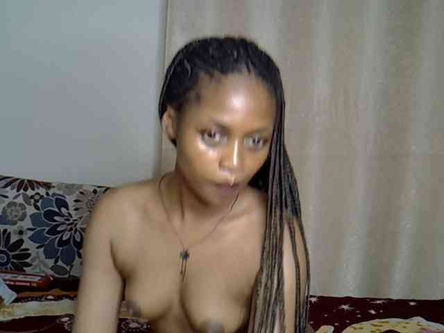 PetiteCaramel webcam