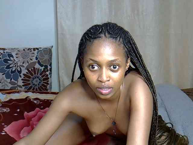 PetiteCaramel webcam