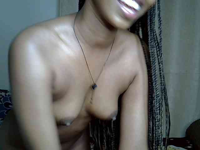 PetiteCaramel webcam