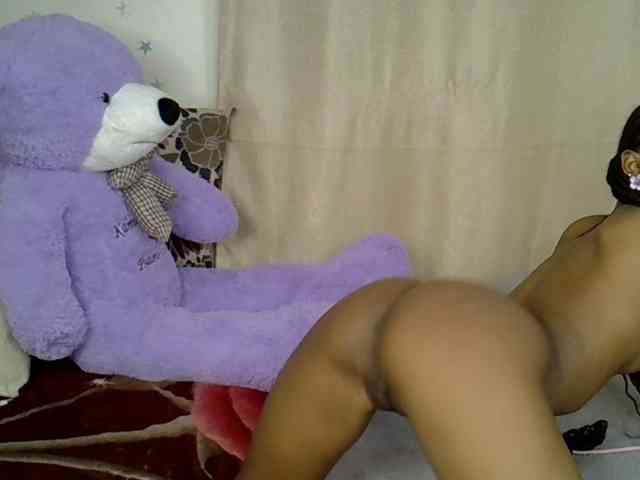 PetiteCaramel webcam