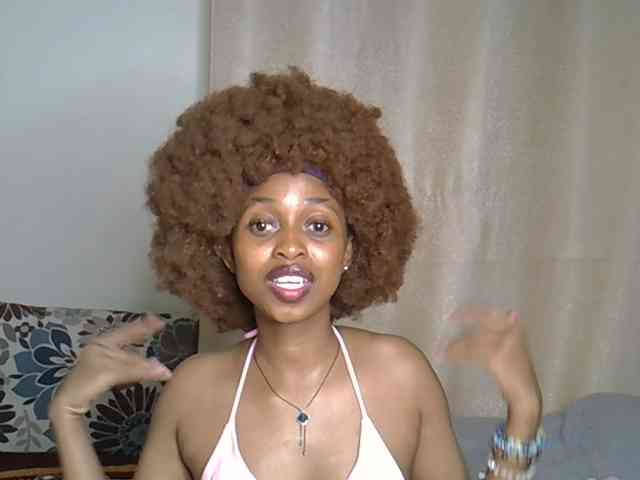 PetiteCaramel webcam