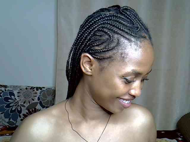 PetiteCaramel webcam