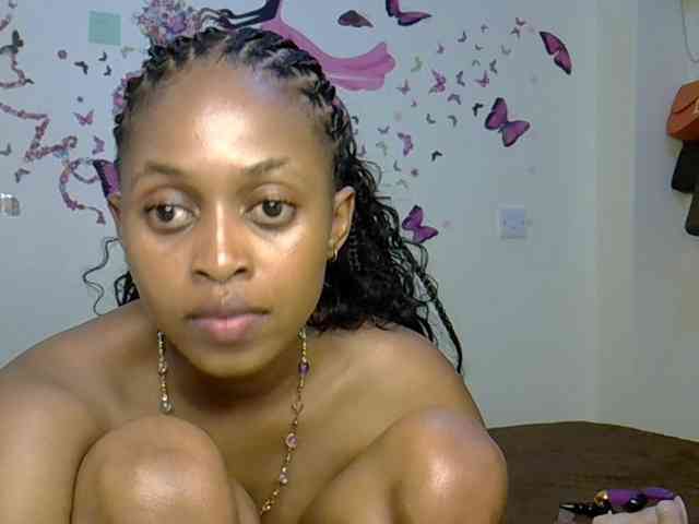 PetiteCaramel webcam