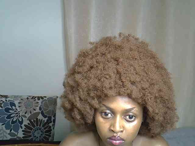 PetiteCaramel webcam