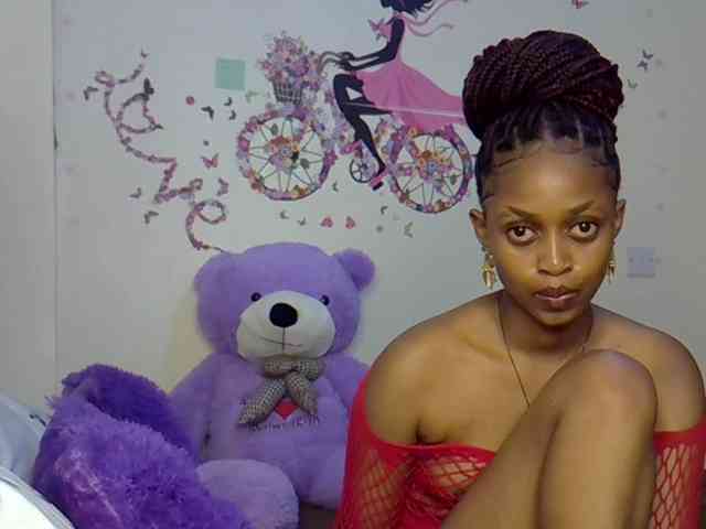 PetiteCaramel webcam