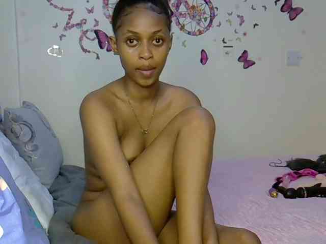 PetiteCaramel webcam