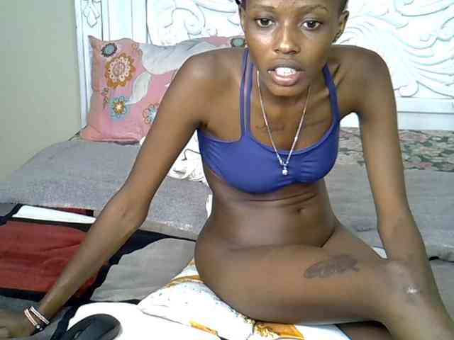 PetiteBunnny webcam