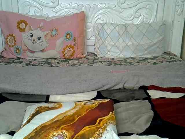 PetiteBunnny webcam