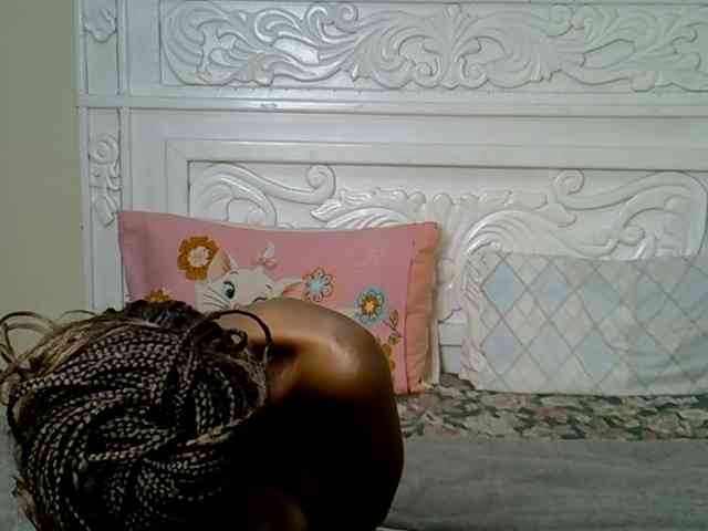 PetiteBunnny webcam