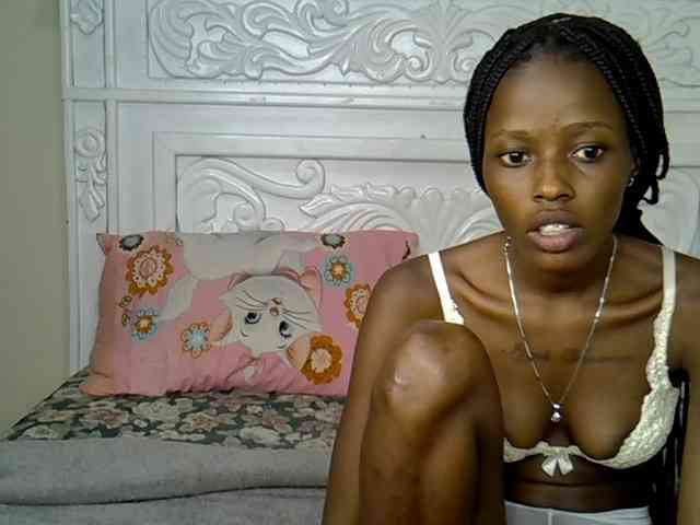 PetiteBunnny webcam