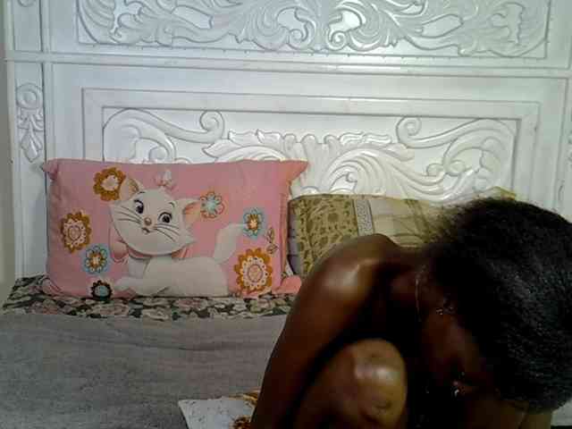 PetiteBunnny webcam