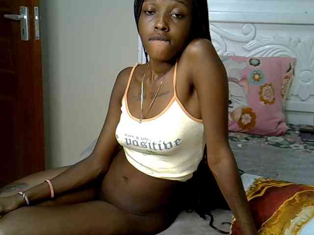 PetiteBunnny webcam