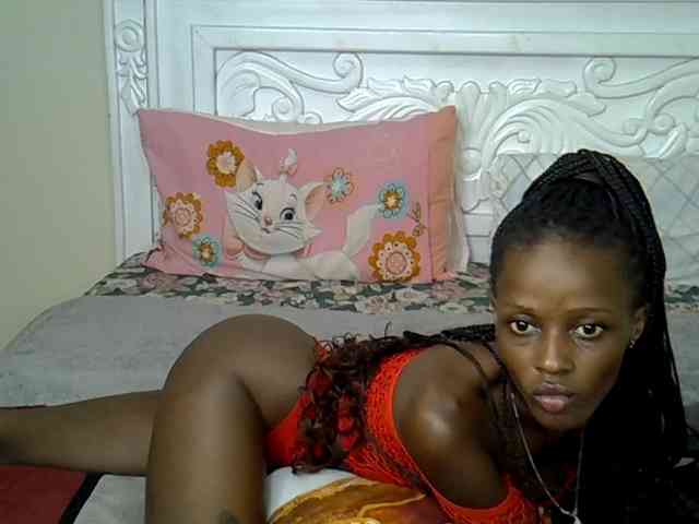 PetiteBunnny webcam