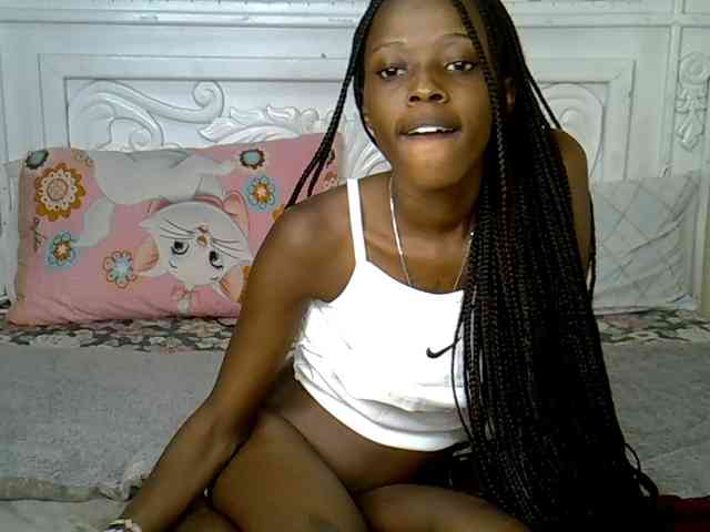 PetiteBunnny webcam
