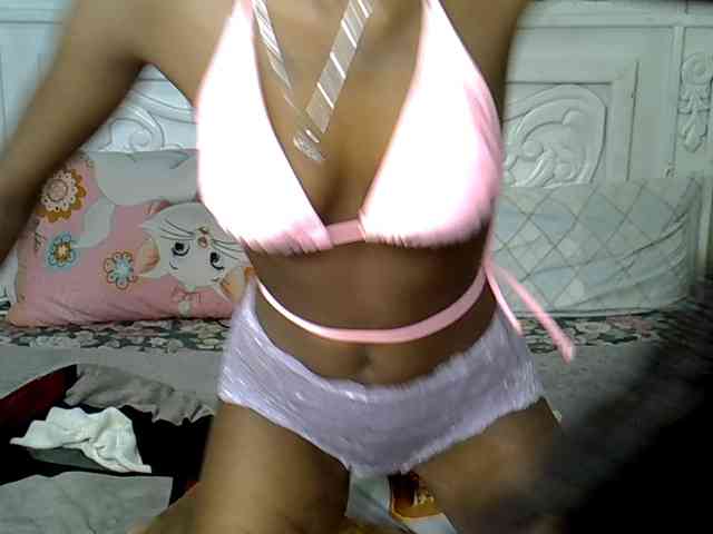 PetiteBunnny webcam