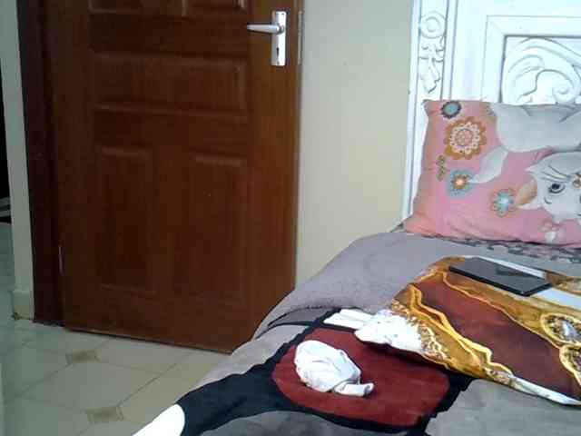PetiteBunnny webcam