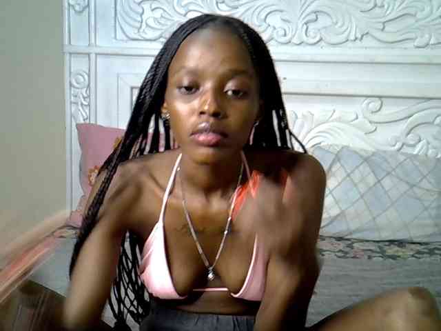 PetiteBunnny webcam