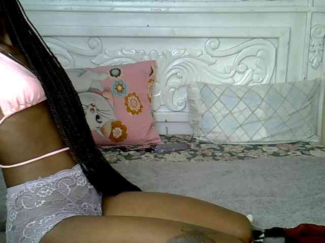 PetiteBunnny webcam