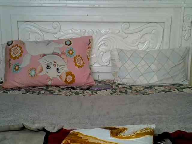 PetiteBunnny webcam