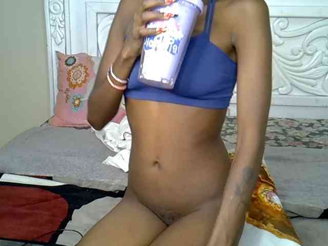 PetiteBunnny webcam