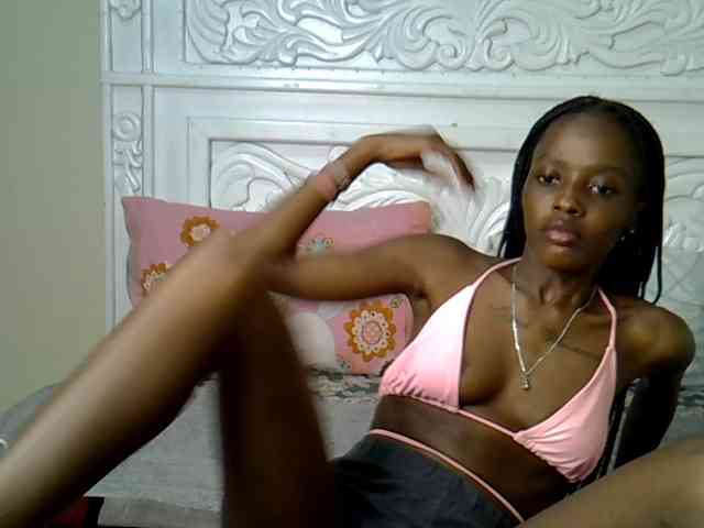 PetiteBunnny webcam