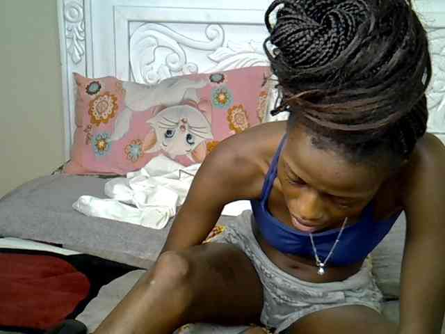 PetiteBunnny webcam