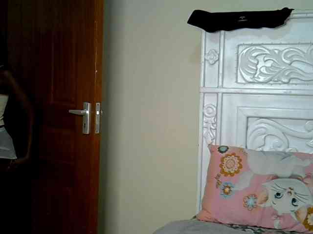 PetiteBunnny webcam