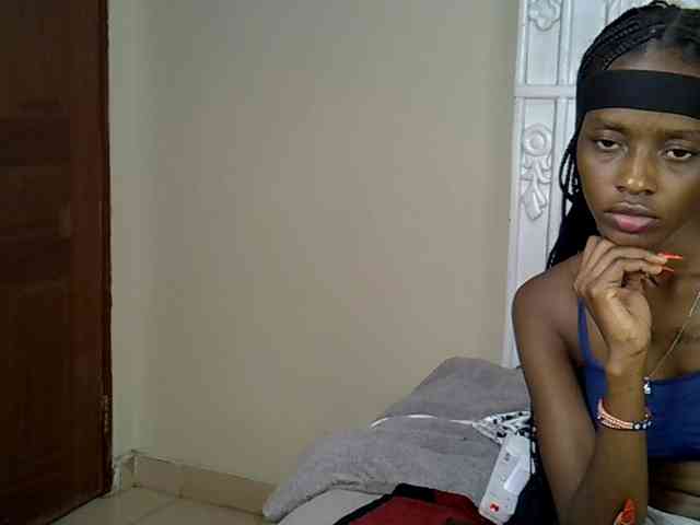 PetiteBunnny Live Webcam on BongaCams