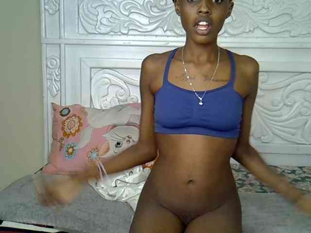 PetiteBunnny webcam