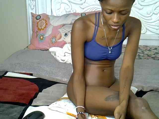 PetiteBunnny webcam