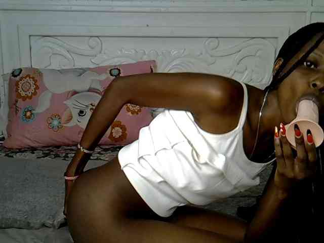 PetiteBunnny webcam
