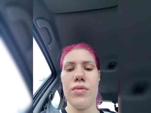 NiMfOmAnKA_s_Saskoj webcam