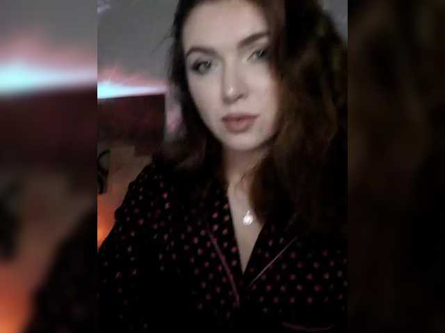 Cantii's BongaCams show and profile