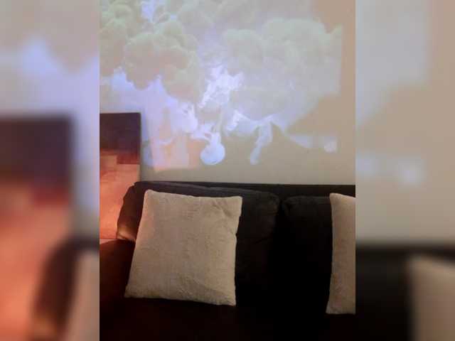 Cantii's BongaCams show and profile