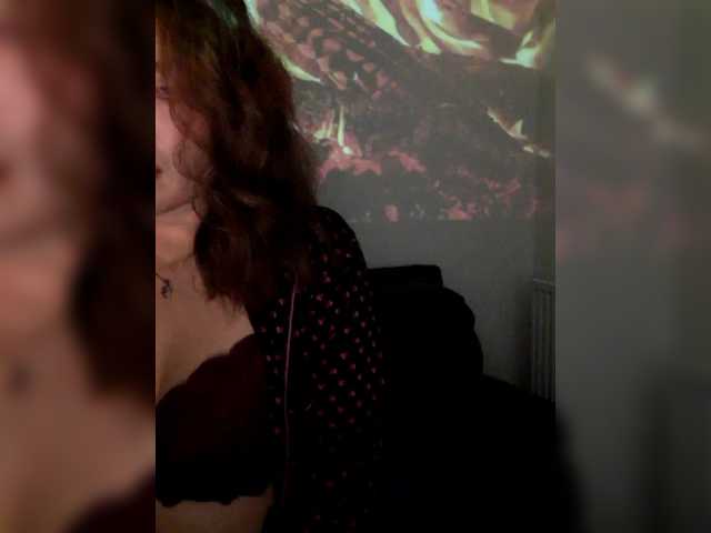 Cantii's BongaCams show and profile