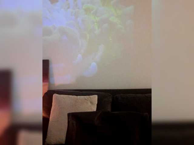 Cantii's BongaCams show and profile