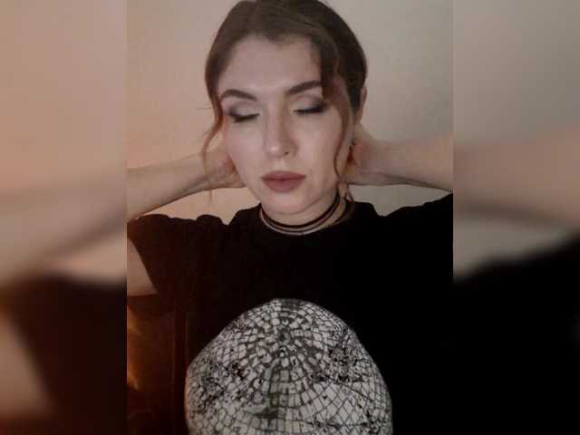 Cantii's BongaCams show and profile