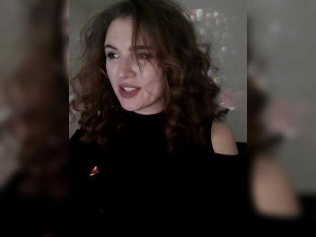 Cantii's BongaCams show and profile