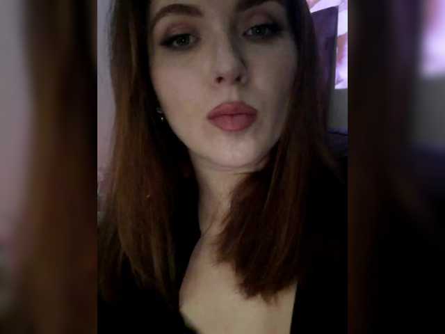 Cantii's BongaCams show and profile