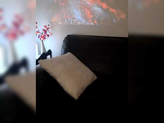 Cantii's BongaCams show and profile