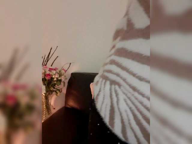 Cantii's BongaCams show and profile