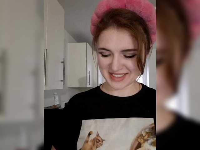 Cantii's BongaCams show and profile