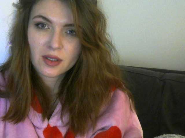 Cantii's BongaCams show and profile