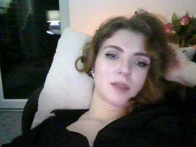 Cantii's BongaCams show and profile