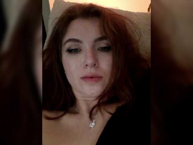 Cantii's BongaCams show and profile