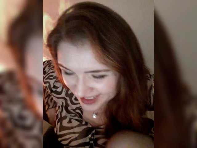 Cantii's BongaCams show and profile