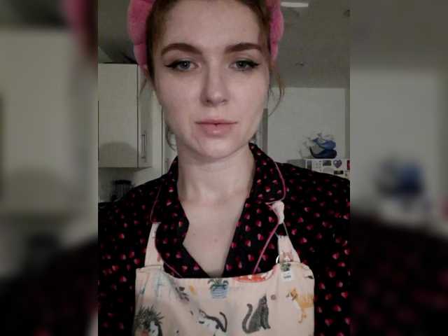 Cantii's BongaCams show and profile