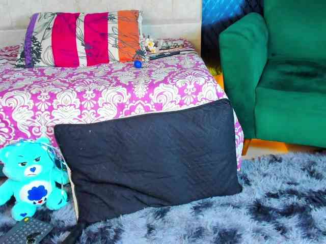 thania777 webcam