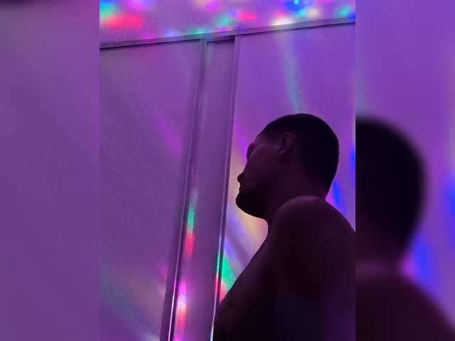 go to chat with RolanX1